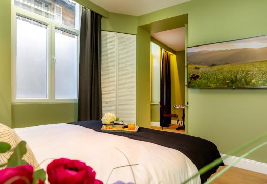 Les Appartements Chics du Vieux-Port Hotel Overview