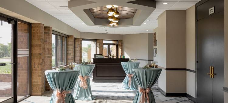 密尔沃基北岸福朋喜来登酒店(Four Points by Sheraton Milwaukee North Shore)图片