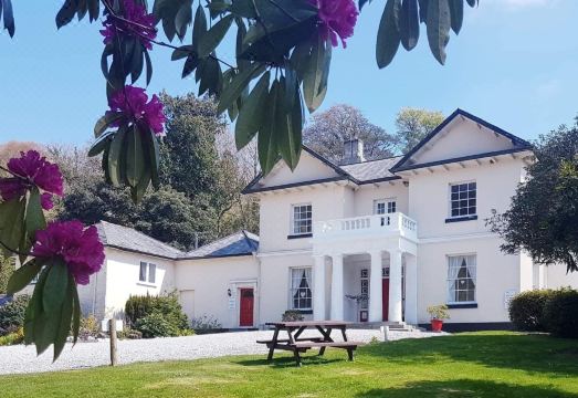 Lake View Villa - Rosecraddoc Manor Hotel Overview