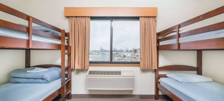 巴克斯特布雷纳德区戴斯套房酒店(Days Inn & Suites by Wyndham Baxter Brainerd Area)图片