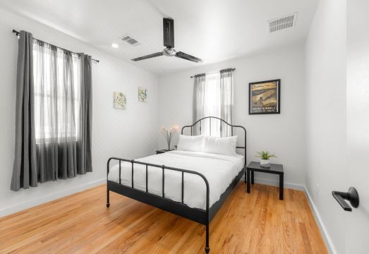 East Austin Condo - 2 Bedrooms & Parking Hotel Overview