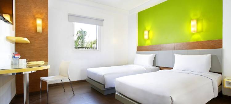 德威斯里艾玛利斯酒店(Amaris Hotel Dewi Sri)图片