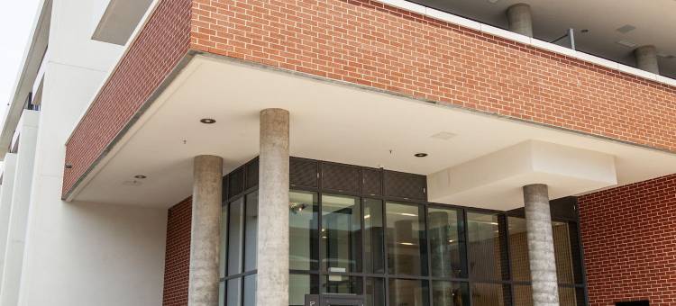 基奇纳洗衣房站公园(The Laundry Rooms Station Park Kitchener)图片