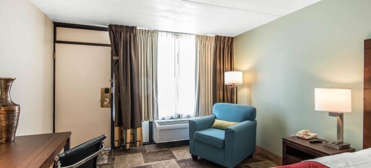 橡树林伊克诺山林小屋(Econo Lodge Oak Grove-Blue Springs)图片