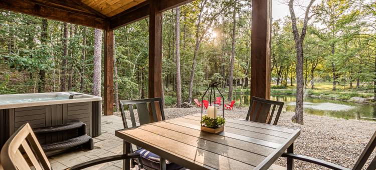 Stunning Cabin with Gas Fireplace and Hot Tub - Gorgeous Ample Retreat图片