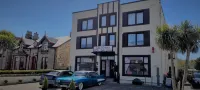 Cadillac Kustomz Guest House - Homestays