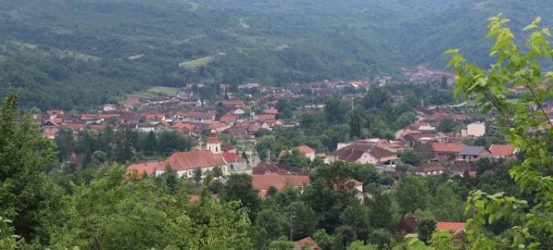 Carasova, Banat Mountains 的迷人2卧室小屋(Charming 2Bed Cottage in Carasova, Banat Mountains)图片