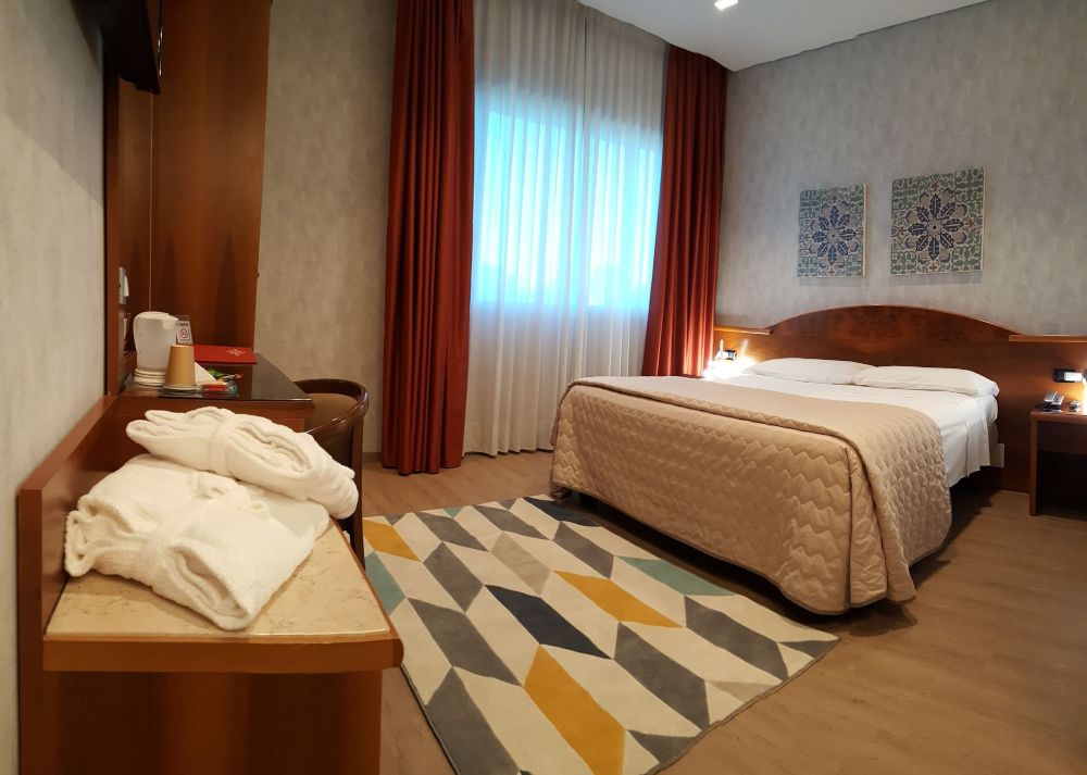 Hotel Poppi Over view