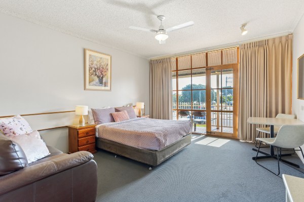 Bayview Motel Hotel Overview