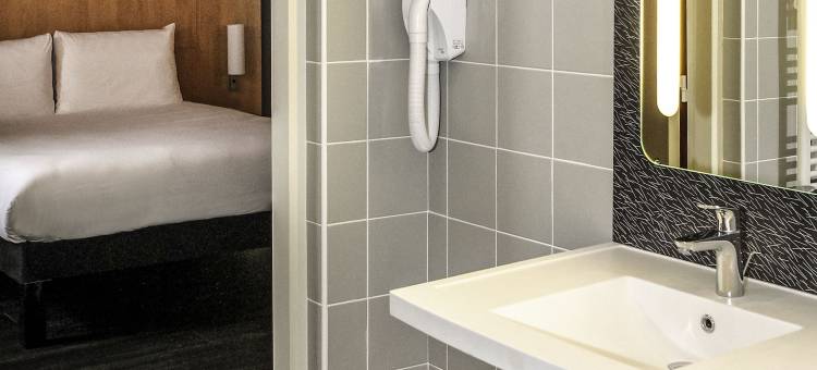 圣热尼普伊日内瓦宜必思酒店(法国边境内)(Ibis Saint-Genis-Pouilly Genève)图片