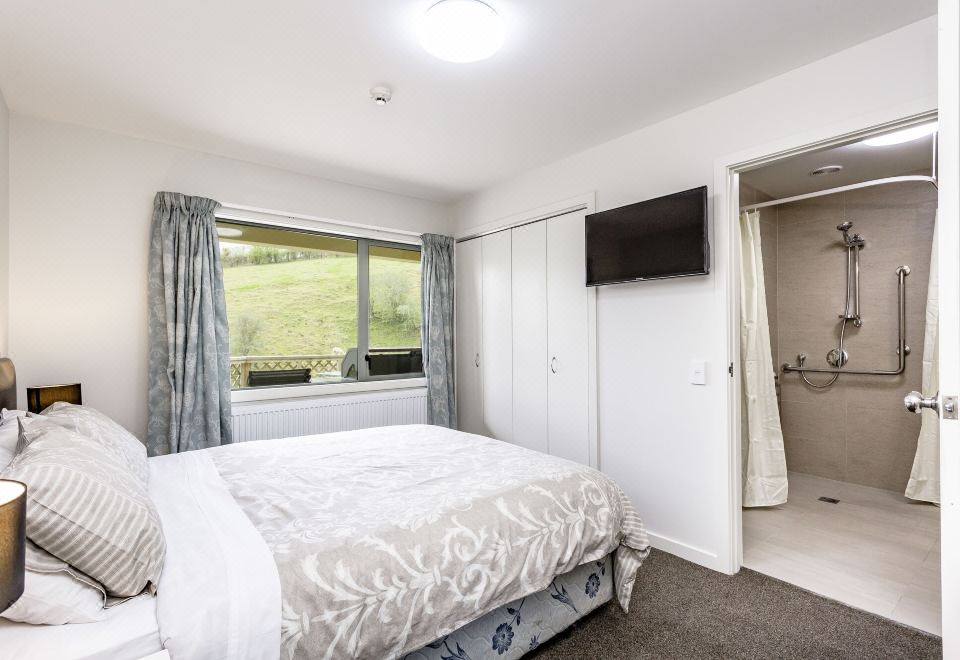 Hunters MoonHotel Overview