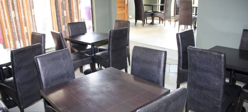 四柱旅馆(Four Pillars Lodge)图片