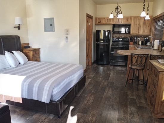 黄石河滨小屋酒店