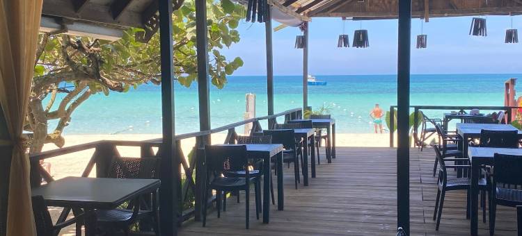 萤火虫海滩小屋(Firefly Beach Cottages)图片