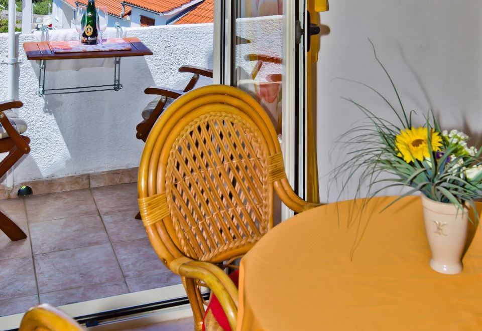 Apartments Jacky Hotel Overview