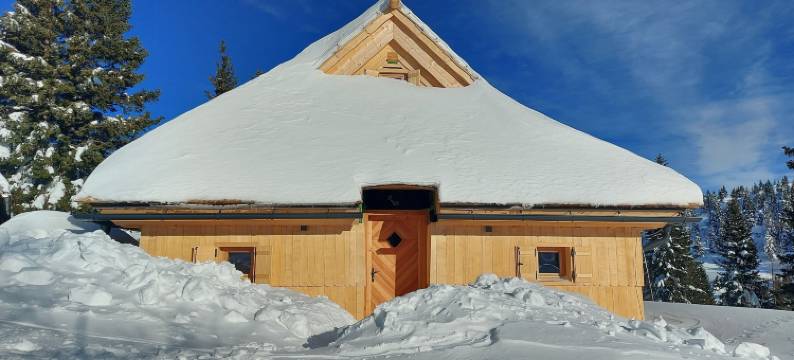 大山上的Žafran小屋(Koča Žafran - Velika Planina)图片