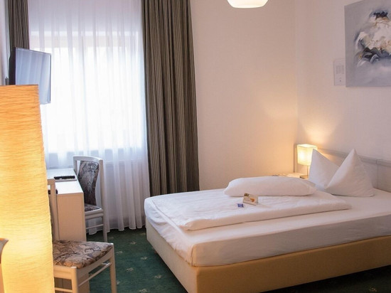 阿克森特贝尔罗斯塔普酒店