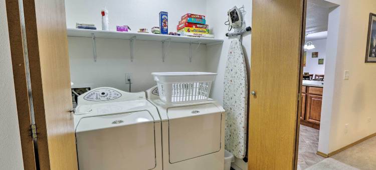 费尔班克斯阿拉斯加住所 ~ 距离先锋公园1英里！(Fairbanks Alaskan Abode ~ 1 Mile to Pioneer Park!)图片