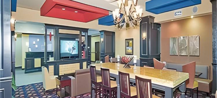 智选假日套房酒店亨茨维尔(Holiday Inn Express & Suites HUNTSVILLE by IHG)图片