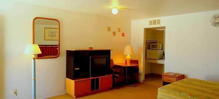 洛斯巴诺斯枫树旅馆及套房酒店(Maple Inn and Suites Los Banos)图片