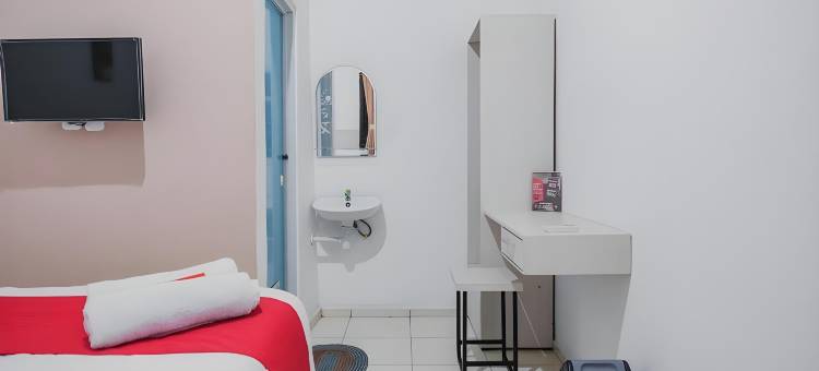 红多兹酒店-近朋库卢索波拉普托路(RedDoorz Near Jalan Soeprapto Bengkulu)图片