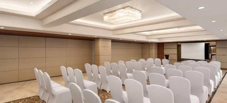 瓦苏达拉华美达酒店(Ramada by Wyndham Ghaziabad Vasundhara)图片