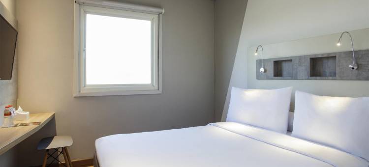 宜必思快捷苏腊巴亚蒂博尼哥罗酒店(Ibis Budget Surabaya Diponegoro)图片