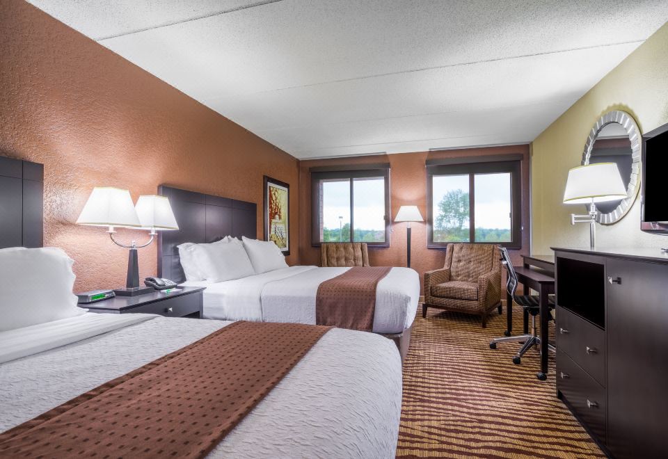 Holiday Inn Manitowoc Over view