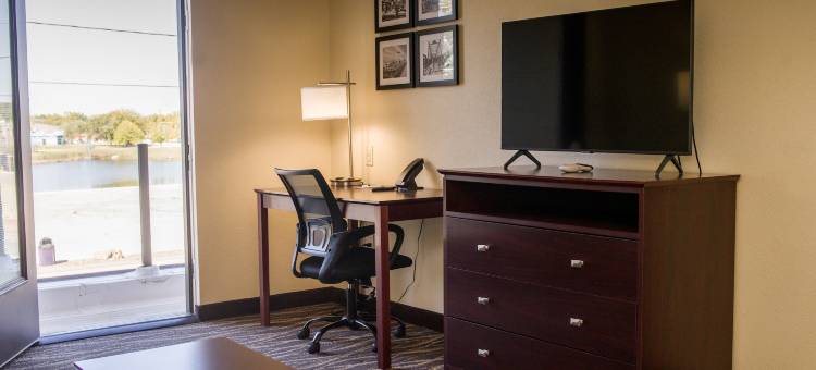 鹅卵石酒店及套房 - 奥塔姆瓦(Cobblestone Hotel & Suites - Ottumwa)图片