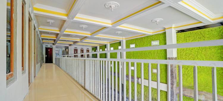 OYO 94834 阿琼娜民宿靠近塔曼(OYO 94834 Homestay Arjuna Near Taman Safari 2 Prigen)图片