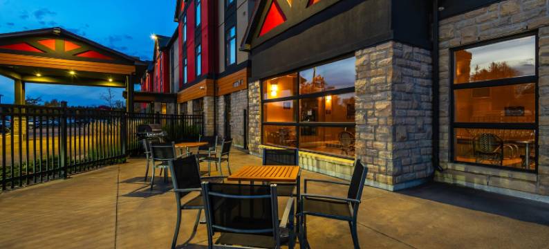 彼得华华品质酒店及套房(Quality Inn & Suites)图片