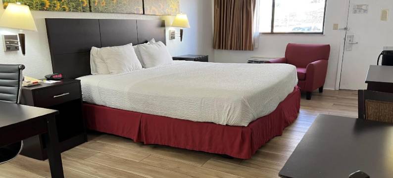 奥佛兰公园戴斯酒店(Days Inn by Wyndham Overland Park/Metcalf/Convention Center)图片