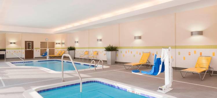 匹兹堡机场/罗宾逊乡万枫酒店及套房(Fairfield Inn & Suites Pittsburgh Airport/Robinson Township)图片