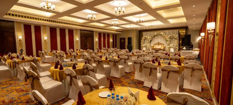 温德姆华美达安可拉杰巴格斯里纳格酒店(Ramada Encore by Wyndham Rajbagh Srinagar)图片