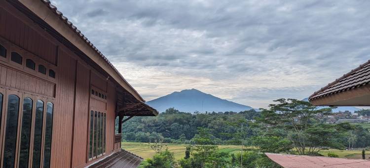 马格朗卡苏阿里异国度假村(Kasuari Exotic Resort Magelang)图片