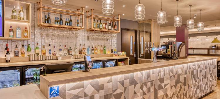 泽西圣河烈(巴斯街)优品迎酒店(Premier Inn Jersey St Helier (Bath Street))图片
