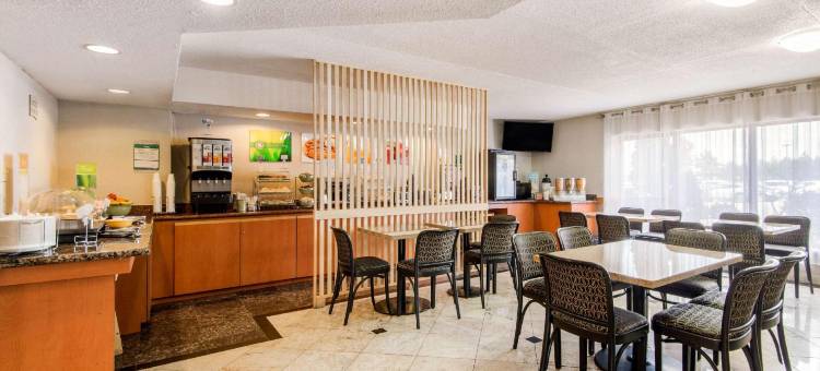 品质酒店及套房(Quality Inn & Suites 5585 Ambler Drive Mississauga Ontario)图片