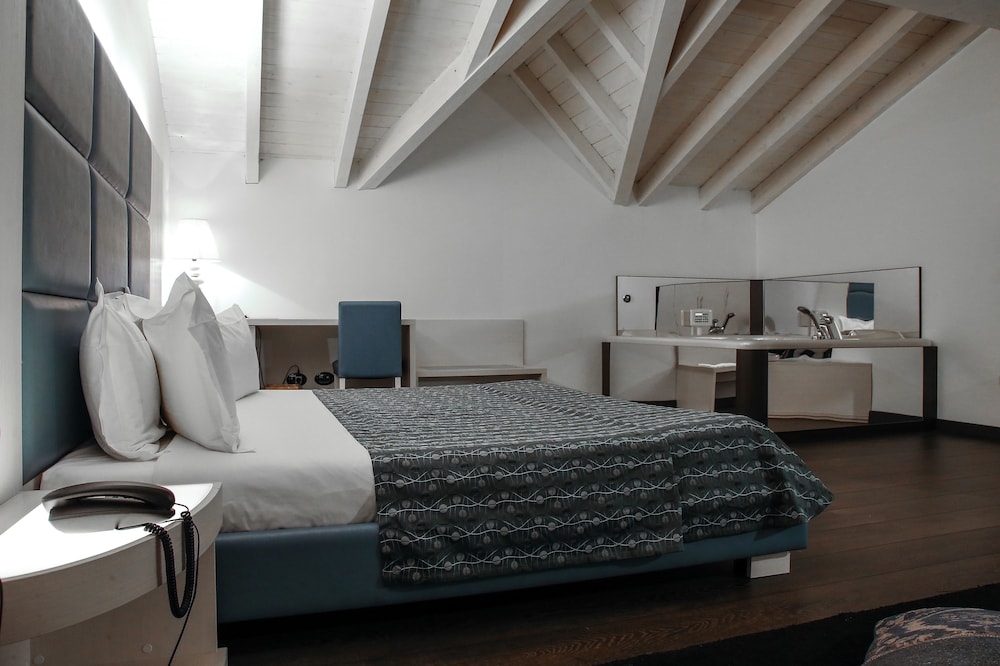 Blu9 Hotel Over view