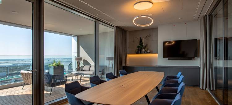 Bmine Frankfurt Airport图片