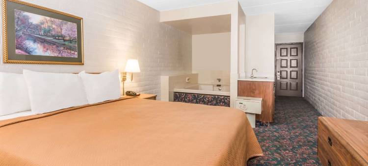 代顿波依大道骑士酒店(Knights Inn Dayton at Poe Ave)图片