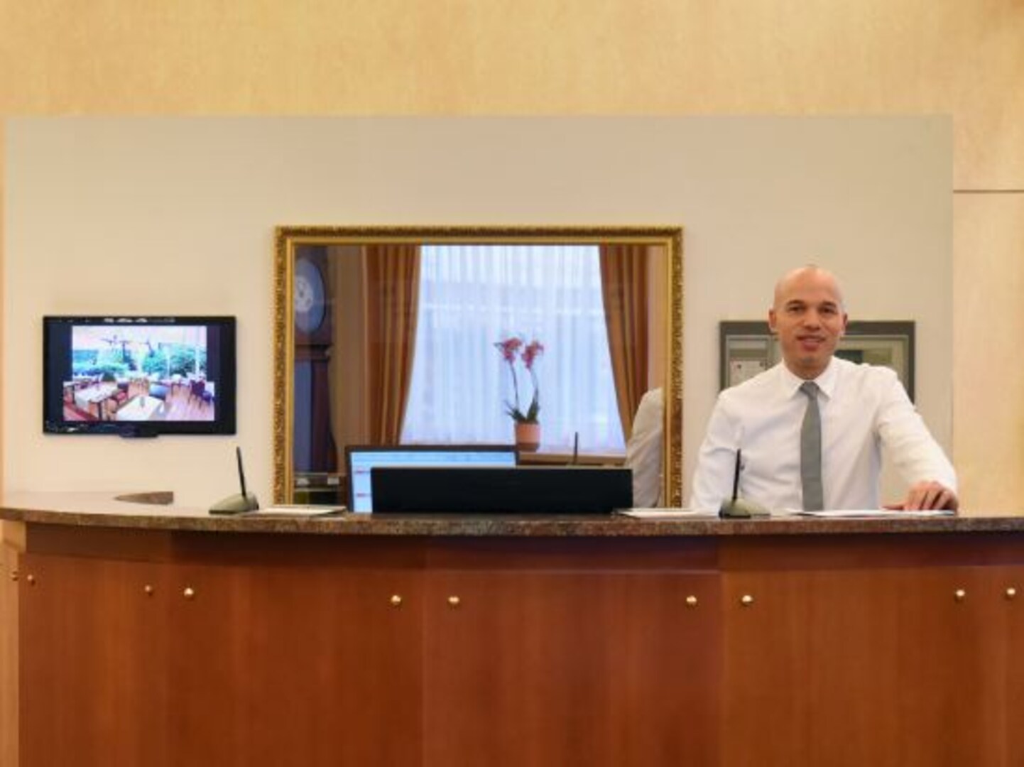 Hotel International & Terminus Over view