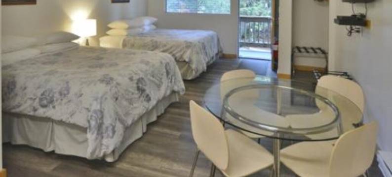 彭德港滨海度假酒店(Pender Harbour Resort & Marina)图片