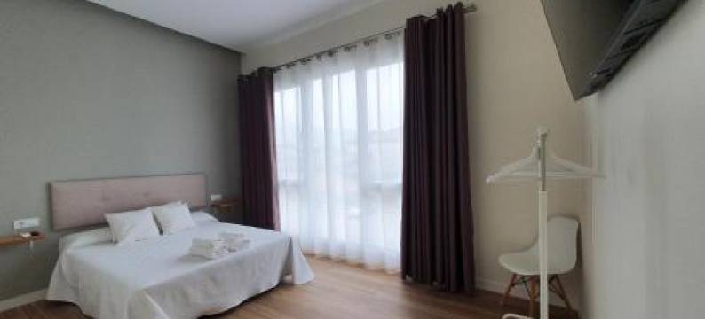 Redondela Apartments - Bedroom, Bathroom & Kitchen图片