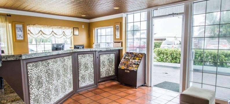 伊克诺旅馆-可可比奇海滩近海港(Econo Lodge Cocoa Beach - Near the Port)图片