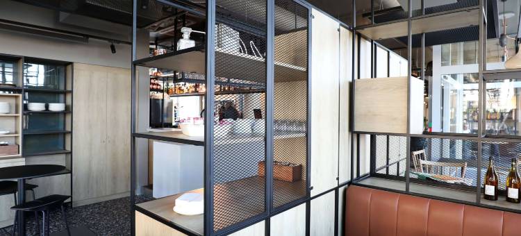 宜必思布尔昆雅里昂 Medipole 酒店(Ibis Bourgoin Jallieu Medipole)图片