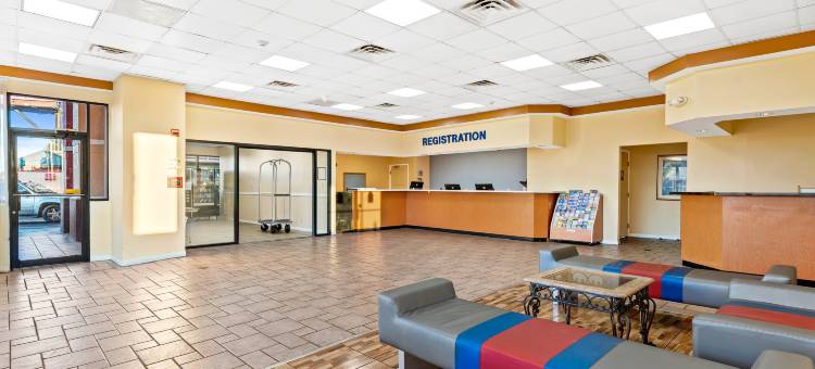 奥兰多北米尔尼亚美吟酒店(Baymont by Wyndham Orlando North Millenia)图片