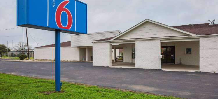 麦迪逊维尔6号汽车旅馆(Motel 6 Madisonville, TX)图片