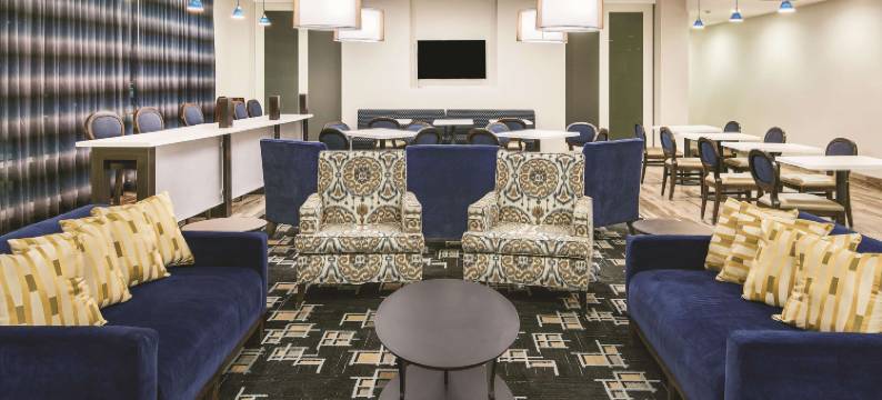 肯尼迪卡恩斯市拉昆塔温德姆套房酒店(La Quinta Inn & Suites by Wyndham Karnes City - Kenedy)图片