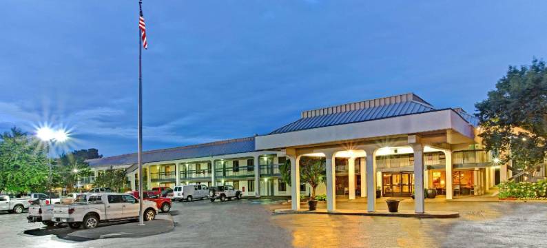 默夫里斯伯勒温德姆呗盟套房酒店(Baymont by Wyndham Murfreesboro)图片