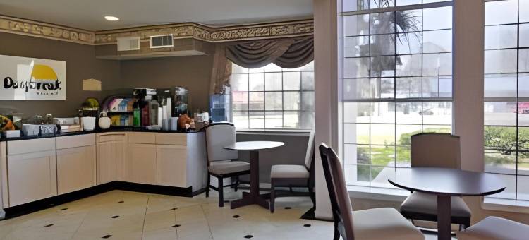 纳科多奇斯市区Sfa大学戴斯套房酒店(Days Inn by Wyndham Nacogdoches/Sfa University/Downtown)图片